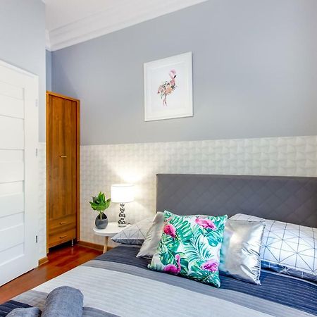 *Clicktheflat* Wilcza 33 Street Apart Rooms In The City Center Varsó Kültér fotó