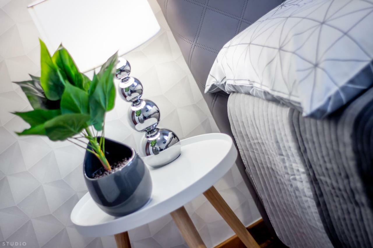 *Clicktheflat* Wilcza 33 Street Apart Rooms In The City Center Varsó Kültér fotó